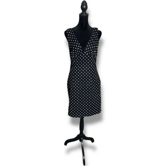 Forever 21 Dresses & Skirts - Forever 21 Black and White Polka Dot V-Neck Mini Fitted Sleeve/Backless Dress